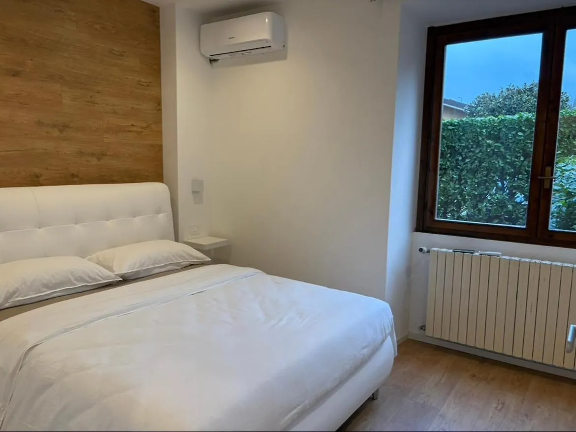Frensis Apartment Tavernerio Ιταλία